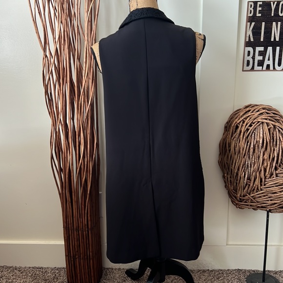 Elle Black Lace Front Buttonless Vest - Picture 5 of 10